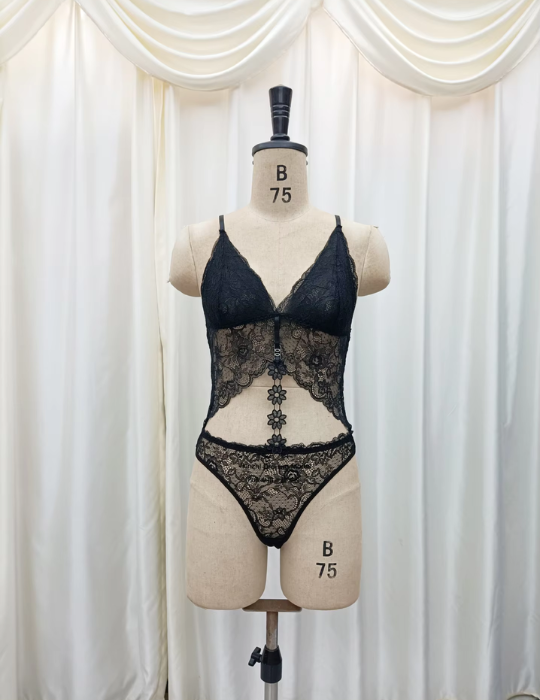 Seamless Bodysuit – Deep V-Neck & Full Coverage