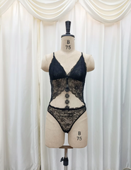 Seamless Bodysuit – Deep V-Neck & Full Coverage